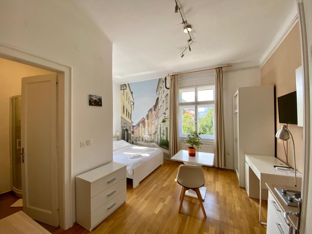 Bed & Breakfast Teslova Ljubljana