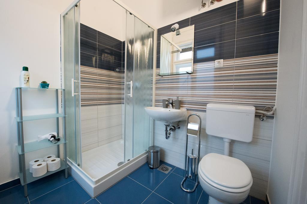 Teslova 3* Ljubljana
