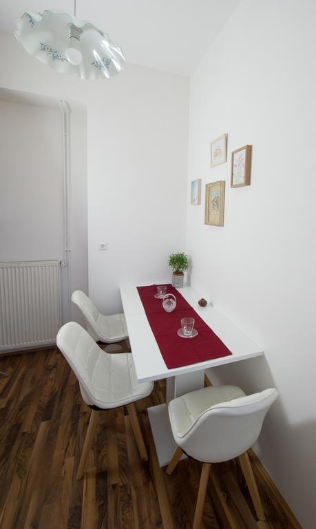 Teslova Bed & Breakfast 3*