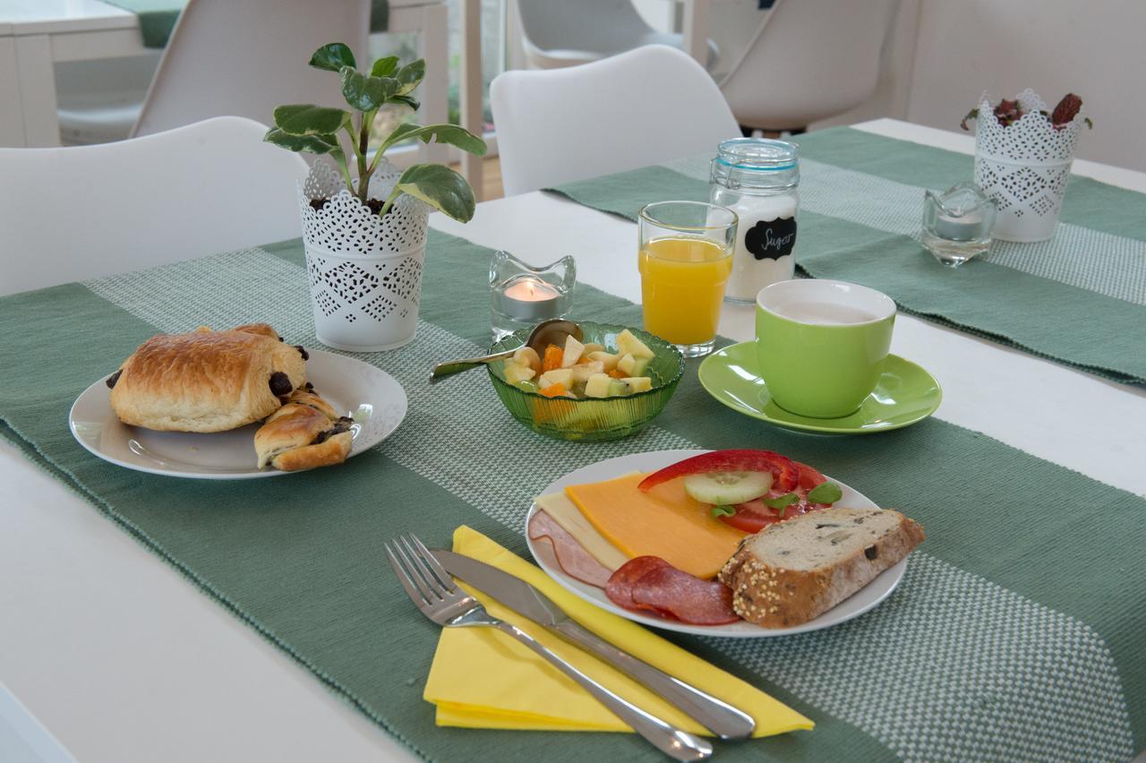 Teslova Bed & Breakfast 3*